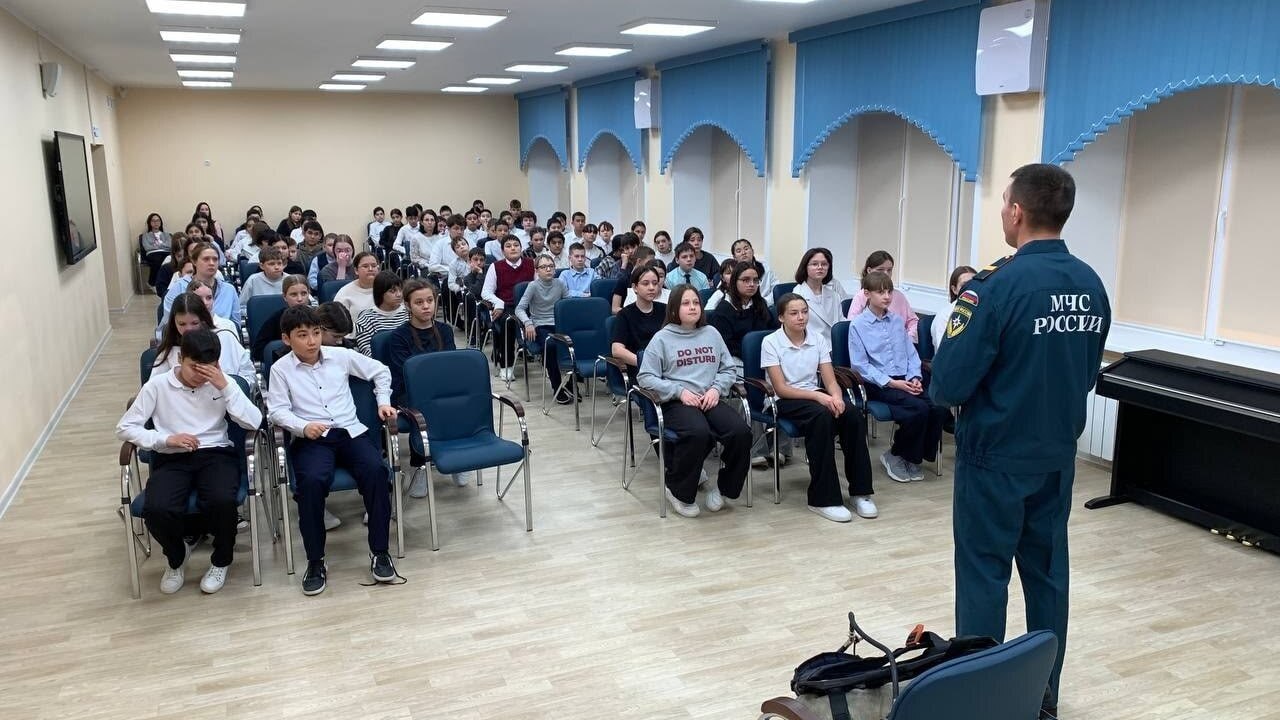3 декабря нашу школу посетил представитель 1 пожарно-спасательного отряда г. Сургута МЧС России.🚒 ⛑